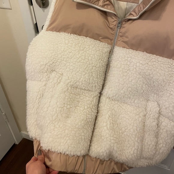 Abercrombie & Fitch Puffer Coat - Picture 4 of 11